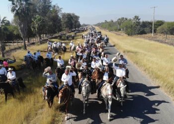 A lomo de caballo conmemoran 273 aniversario de fundación de Guémez
