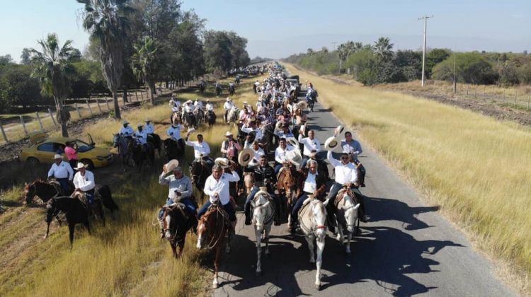 A lomo de caballo conmemoran 273 aniversario de fundación de Guémez