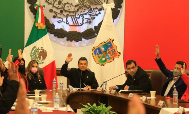 Gattás presenta en cabildo informe primeros 100 días: «No voy a fallar»
