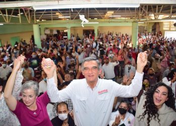 Américo invita a «decidir entre un régimen corrupto o el cambio verdadero»