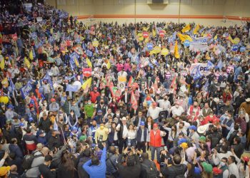 Superando expectativas, El Truco cierra precampaña ante miles
