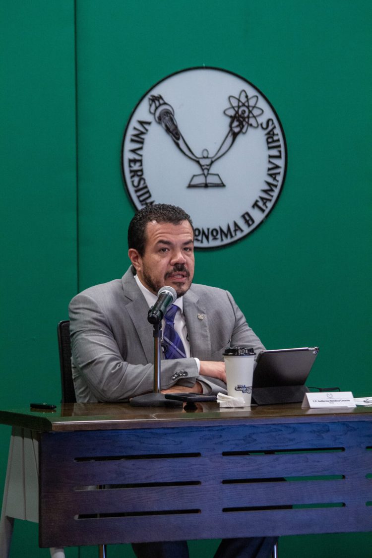 Rector de la UAT presenta nueva estructura organizacional central
