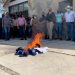 Autodefensas se definen: Queman credenciales y gorras del PAN y se van con Américo