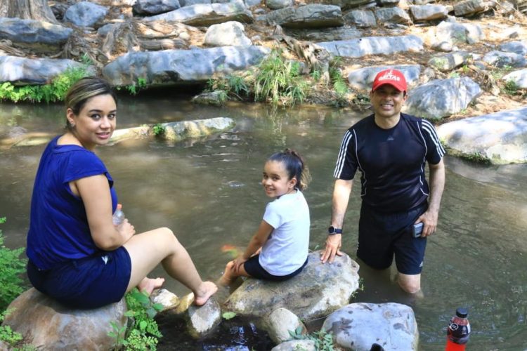 Lalo Gattás y familia se quedaron en Victoria a disfrutar de playa «Los Troncones»