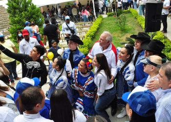 Primer día de campaña: Truko se reúne con universitarios en Reynosa