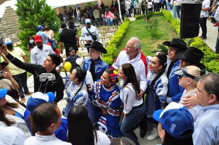 Primer día de campaña: Truko se reúne con universitarios en Reynosa