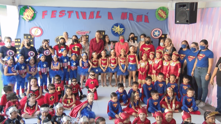 Ofrece CENDI UAT festival del Día  la Madre
