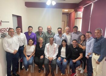 AVA se reúne con diputados leales; 5 mujeres se entregaron al enemigo