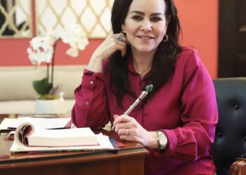 La orden de aprehensión que sigue