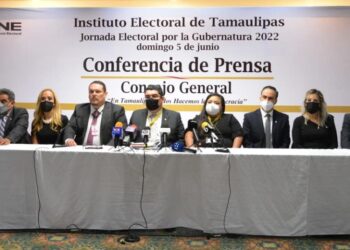 En Reynosa encierran a funcionarios de casilla; Tampico arrojan pedazos de pollo crudo