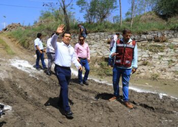 Superó el Covid: Alcalde Lalo Gattás madruga y se va a chambear