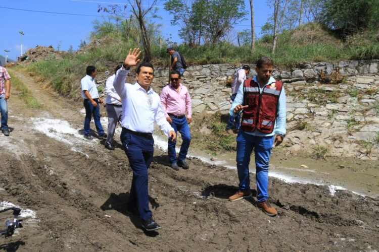 Superó el Covid: Alcalde Lalo Gattás madruga y se va a chambear