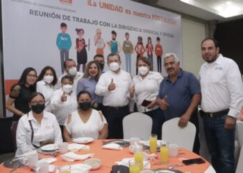 Rigo anda con los profes de Reynosa