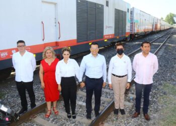 Llega a Victoria «Dr. Vagón»; lo activan el alcalde Gattás y su esposa Lucía