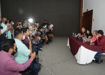 Morena va por 7 diputados panistas por usurpación de funciones y cómplices