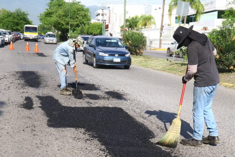 Gattás sigue rehabilitando las calles de Victoria