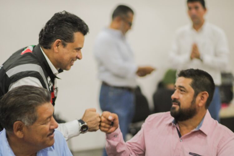 Alcalde Lalo Gattás se reúne con líderes sindicales y civiles