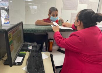 Lalo Gattás acuerda quitar recargos y multas a deudores de COMAPA