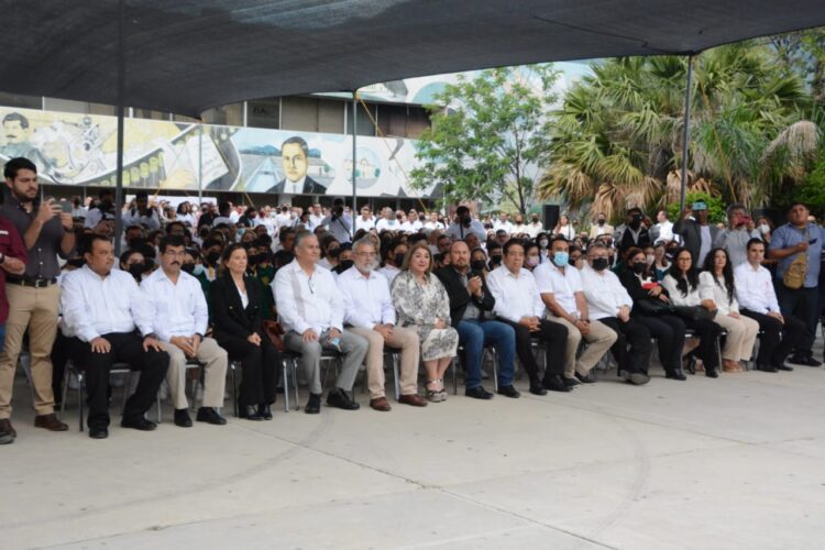 Américo atenderá rezago educativo