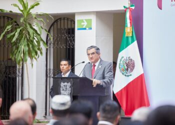 Viene «arrejunte» de ex funcionarios por presuntos actos de corrupción
