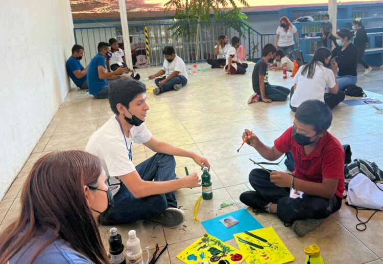 Reactiva la UAT Peraj Adopta un Amigo en escuelas primarias