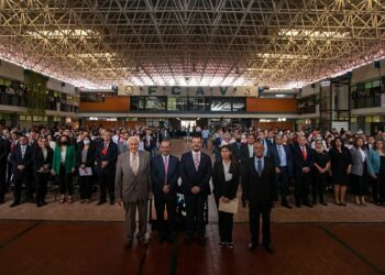 Reconoce Rector trayectoria académica de la Facultad de Comercio Victoria