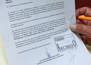 La lumbre se le acerca a Xico