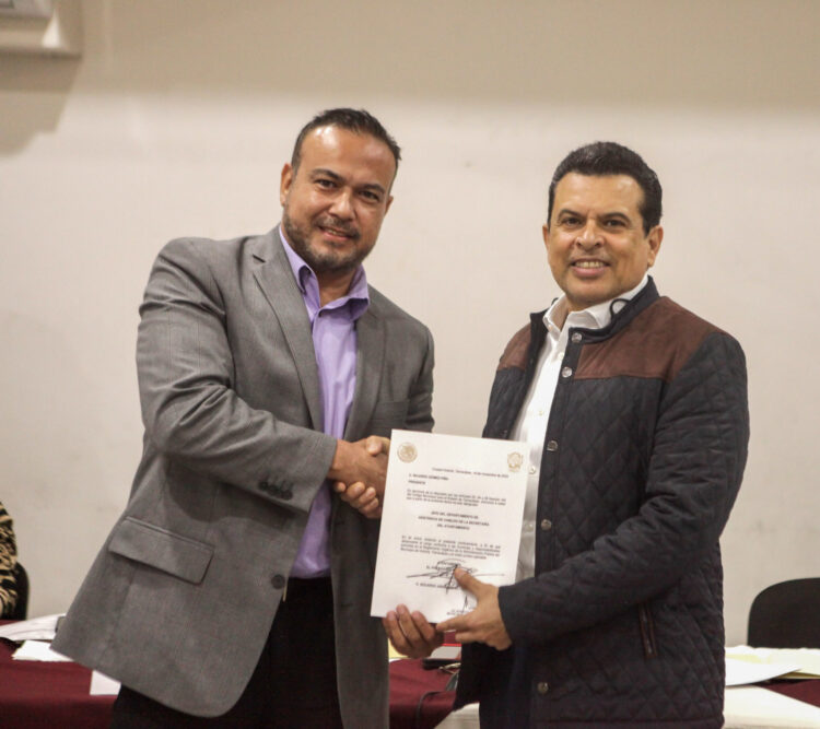 Hay nuevos funcionarios en ayuntamiento de Victoria