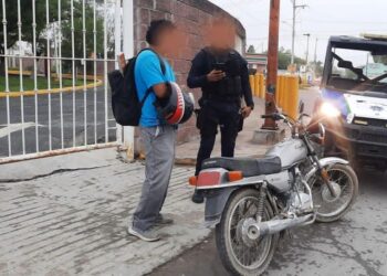 Traía moto Honda robada, le echa el «guante» Guardia Estatal