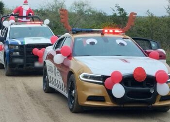 Sorprende Guardia Estatal a niños de escuela rural de Méndez: Les llevan juguetes