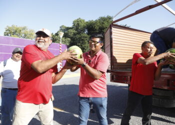 DIF Tamaulipas lleva 9 toneladas de sandía a municipios vulnerables