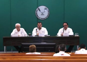Rector de la UAT preside trabajos de la Asamblea Universitaria
