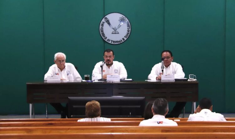 Rector de la UAT preside trabajos de la Asamblea Universitaria