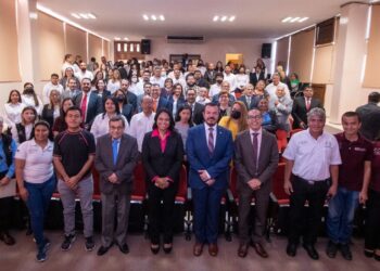 Rinde protesta la Dra. Fernanda González como directora de la UAMCEH-UAT