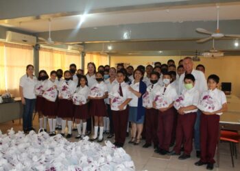 En vacaciones, niños seguirán recibiendo desayunos escolares