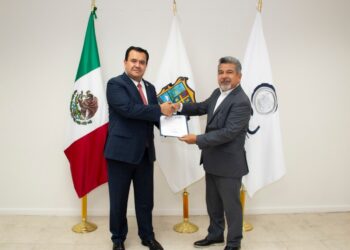 Gente neuva en la FISCAL´IA : El «carnal» doble las manos