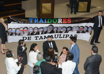 Se queda vestido y alborotado