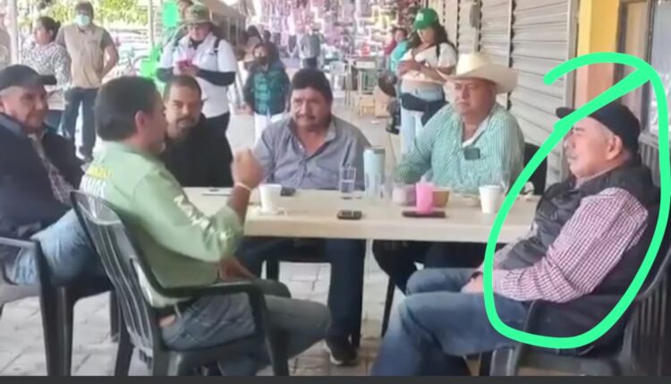 La traición de Manuel Muñoz: Empeña su alma al cabecismo