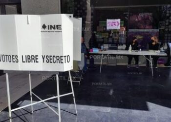 Notorio retraso en apertura de casillas por falta de funcionarios: INE