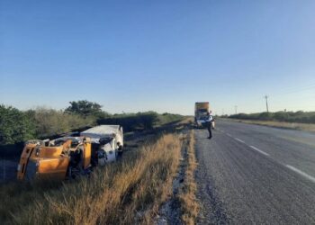 Cuidado: Volcadura en carretera Soto la Marina