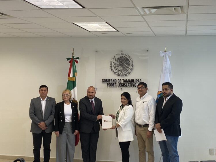 Joel Villegas entrega al Congreso Plan Estatal de Desarrollo Tamaulipas 2022-28
