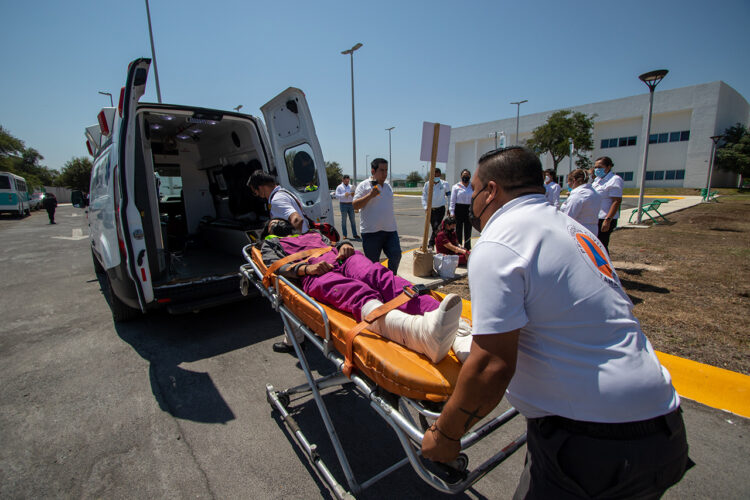Ensaya UAT medidas de protección civil en sus instalaciones