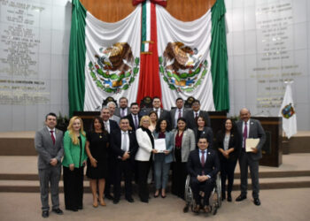 Comparece Olga Sosa ante diputados: Abate rezagos laborales