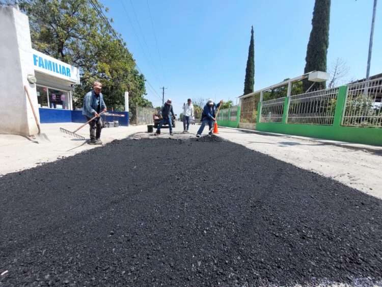 Ayuntamiento le da «manita» entrada a paseo Los Troncones