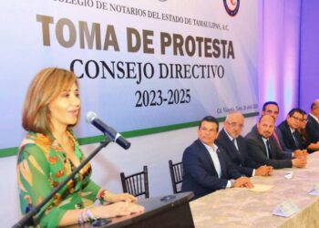 Reconoce alcalde contribución de notarios a la sociedad