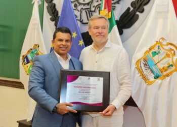 Nombra alcalde Huésped Distinguido de Victoria a embajador de Unión Europea