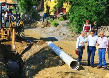 Invierte y trabaja Municipio en rehabilitación de red de agua