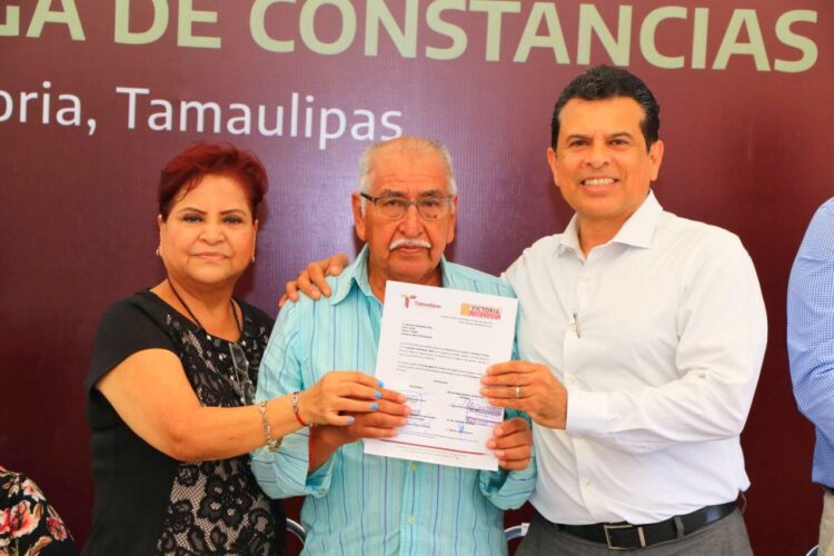 Cumple alcalde su palabra con sindicato del Municipio
