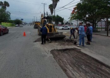 Intensifica municipio arreglo de calles en la ciudad y ejidos