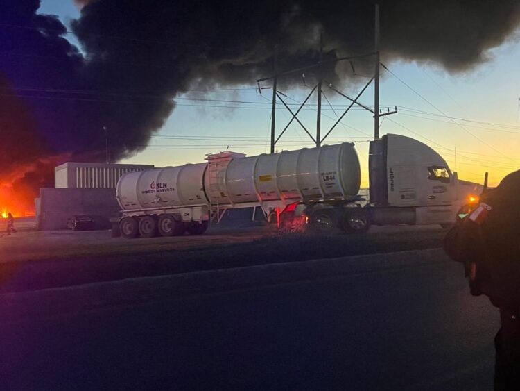 PC controla incendio en Matamoros; no se reportan lesionados